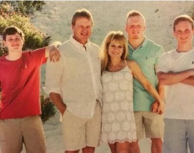 Jayson Gruden with his parents Jon and Cindy Gruden and siblings  Deuce and Michael Gruden